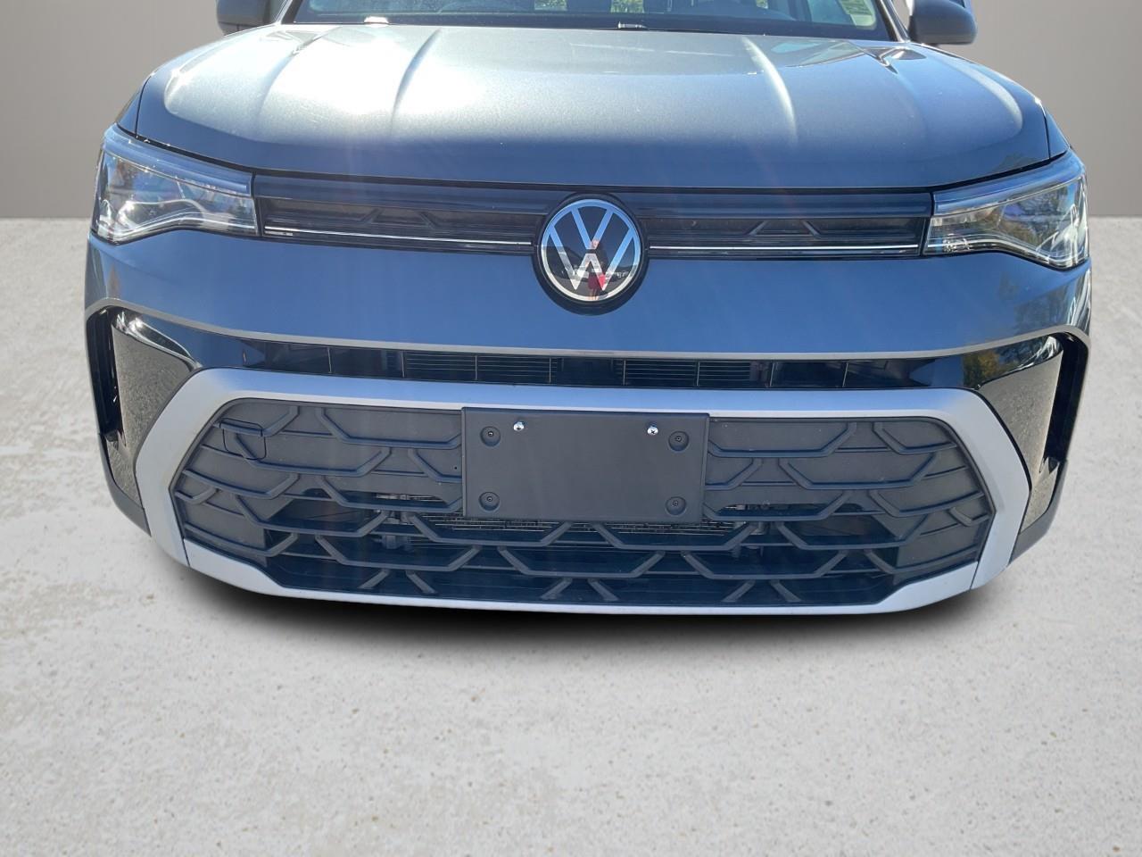2025 Volkswagen Taos Trendline 4dr All-Wheel Drive 4MOTION Photo