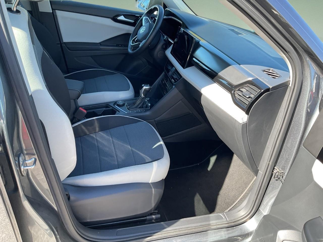 2025 Volkswagen Taos Trendline 4dr All-Wheel Drive 4MOTION Photo