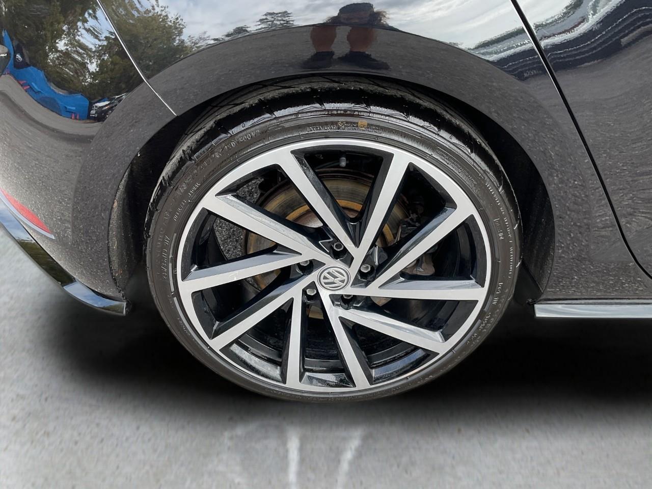 2018 Volkswagen Golf R 2.0 TSI (DSG) 4dr All-Wheel Drive 4MOTION Hatchback Photo