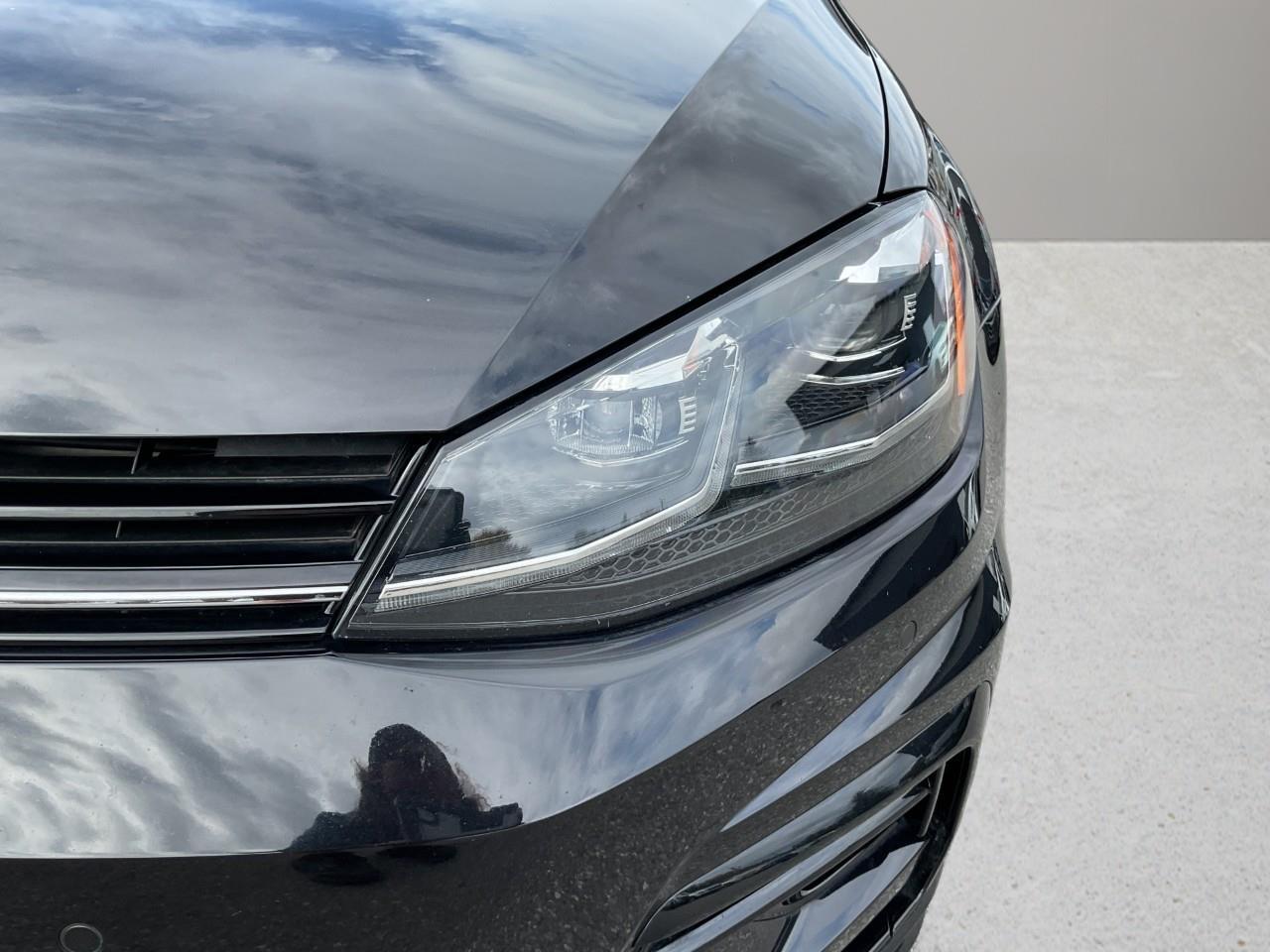 2018 Volkswagen Golf R 2.0 TSI (DSG) 4dr All-Wheel Drive 4MOTION Hatchback Photo