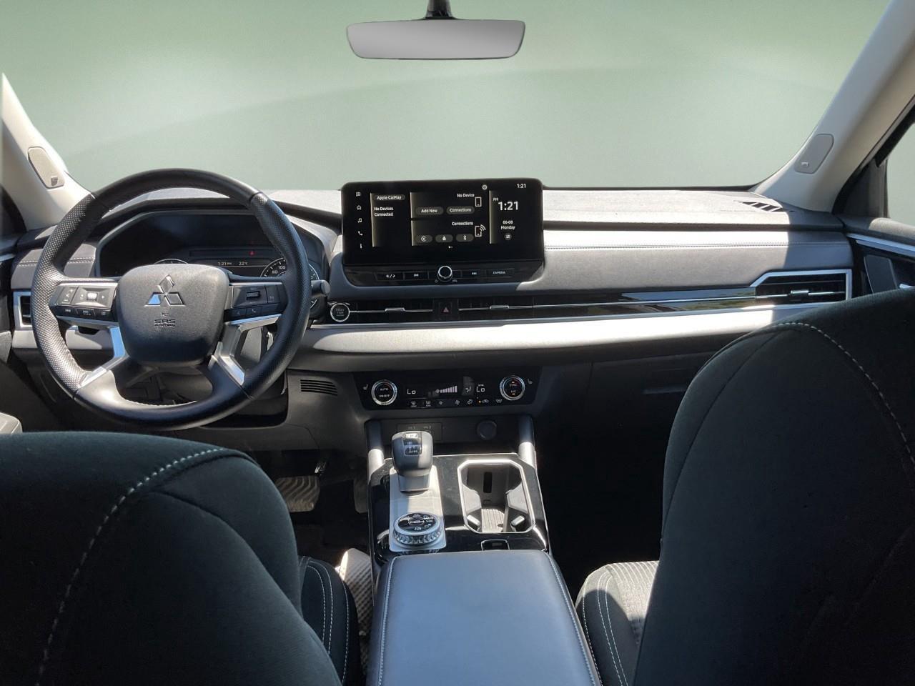 2025 Mitsubishi Outlander ES 4dr S-AWC Photo