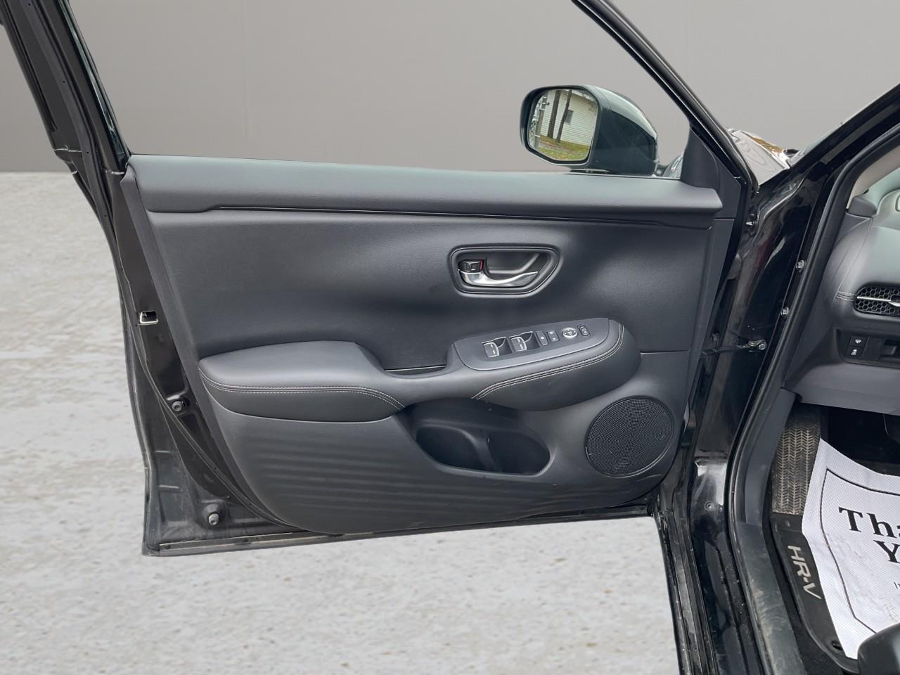 2024 Honda HR-V EX-L Navi 4dr All-Wheel Drive Photo
