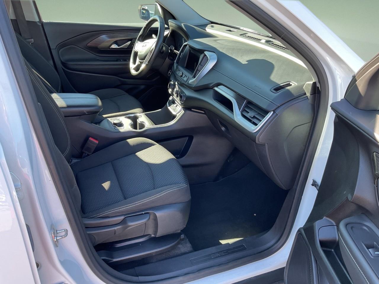 2024 GMC Terrain SLE 4dr All-Wheel Drive Photo