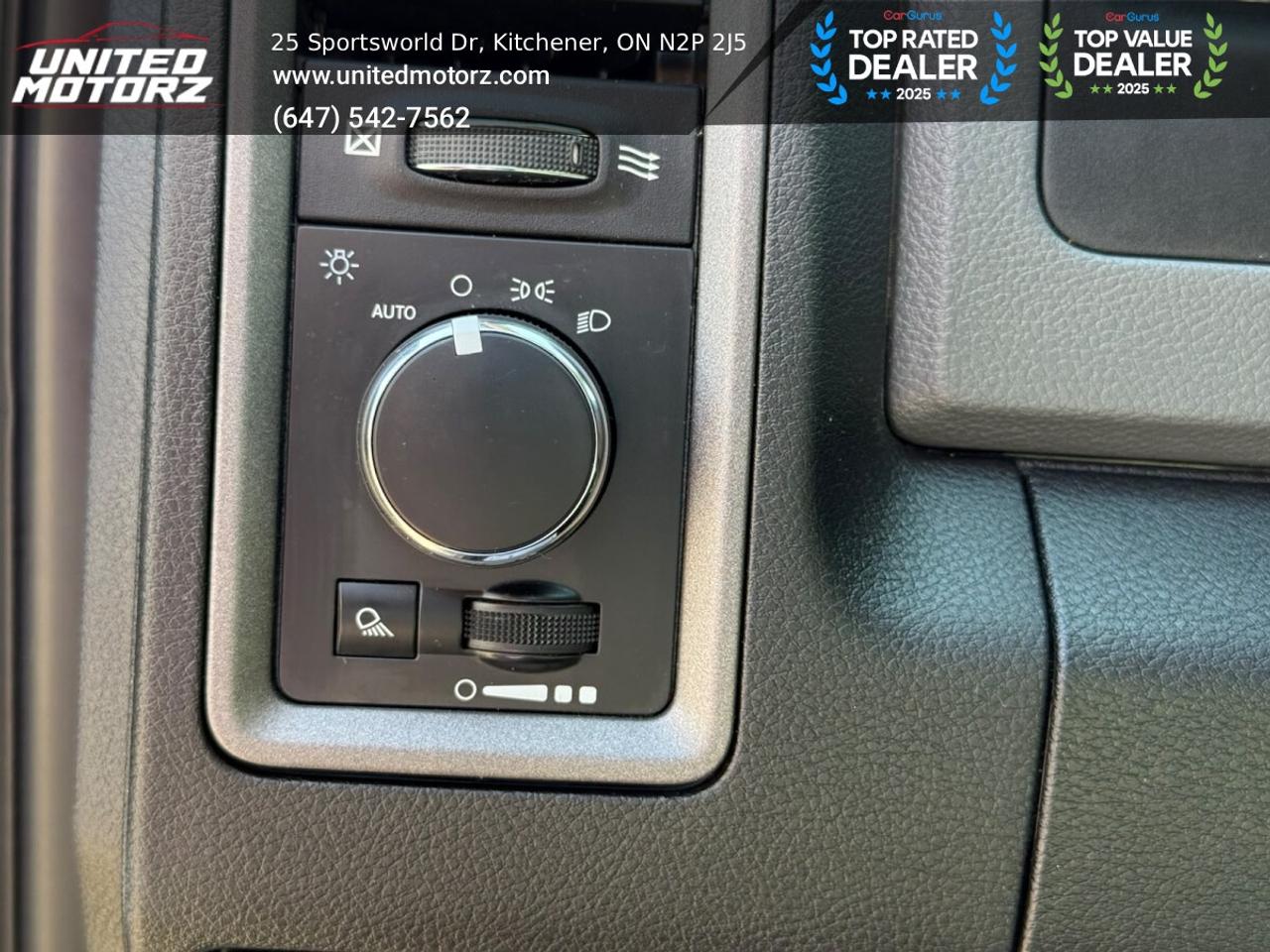 2017 RAM 1500 ST CREW CAB 140.5" 4WD 5.7L~SAFETY CERTIFIED~ Photo
