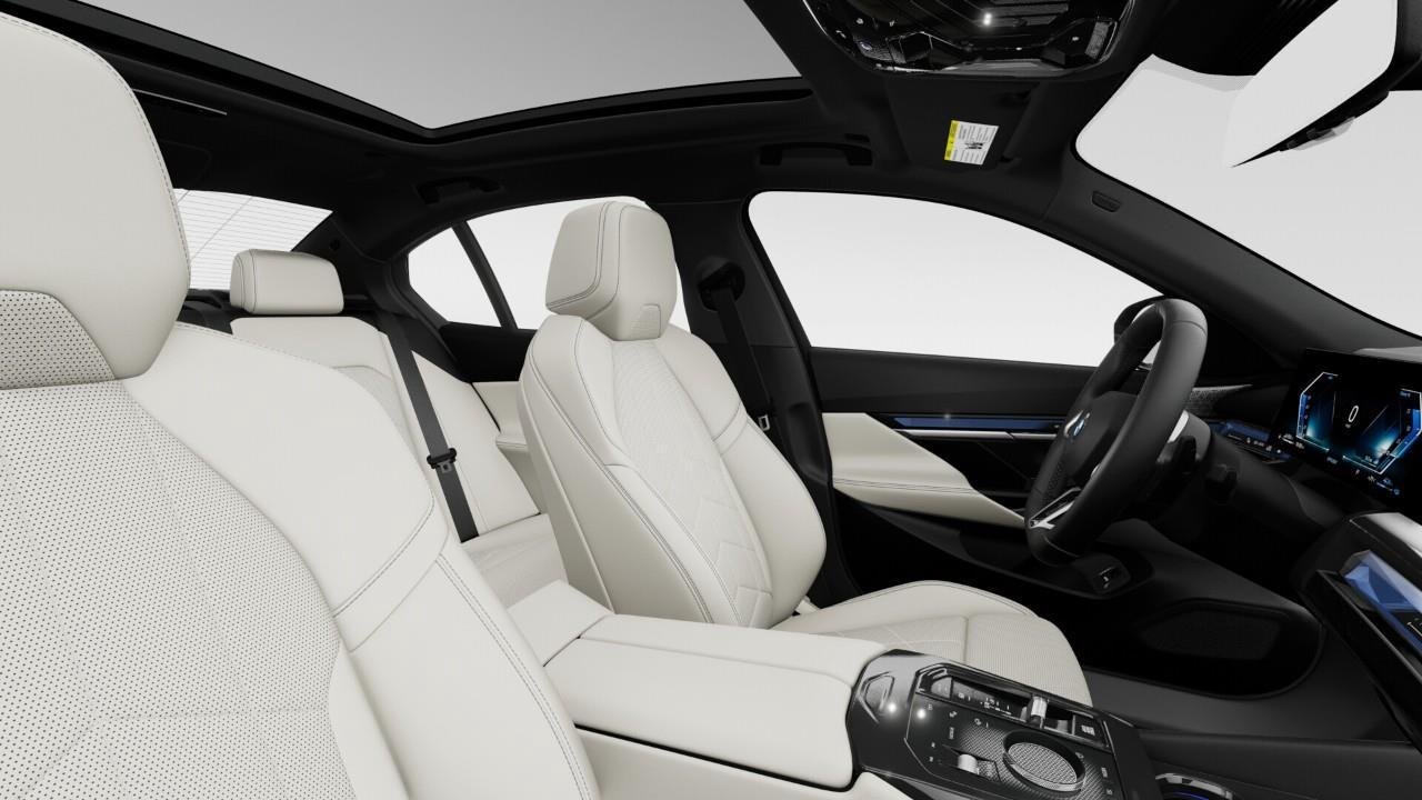 2027 BMW 550e xDrive 4dr All-Wheel Drive Sedan Photo