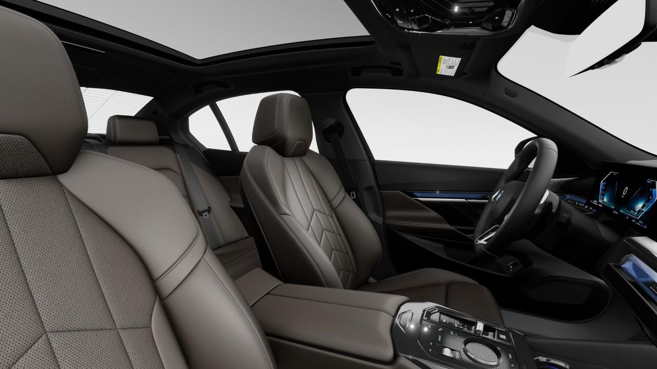2027 BMW 550e xDrive 4dr All-Wheel Drive Sedan Photo