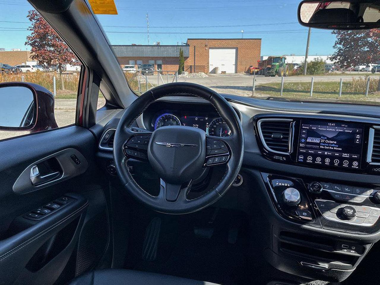 2020 Chrysler Pacifica Launch Edition | Clean Carfax | New Tires | New Brakes | Fully Certified | Great Service History | Photo