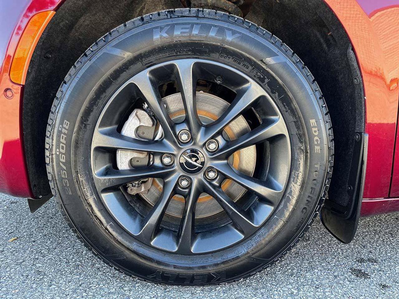 2020 Chrysler Pacifica Launch Edition | Clean Carfax | New Tires | New Brakes | Fully Certified | Great Service History | Photo
