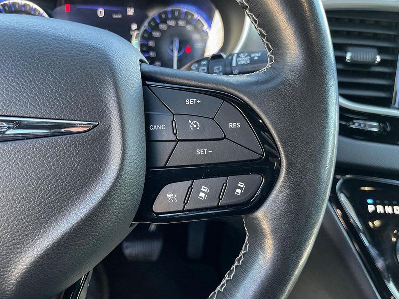 2020 Chrysler Pacifica Launch Edition | Clean Carfax | New Tires | New Brakes | Fully Certified | Great Service History | Photo