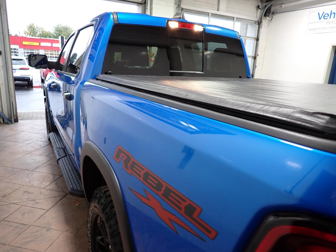 2025 RAM 1500 Rebel X PKG 4WD 5'7 BOX LEATHER NAVI SUNROOF Photo4