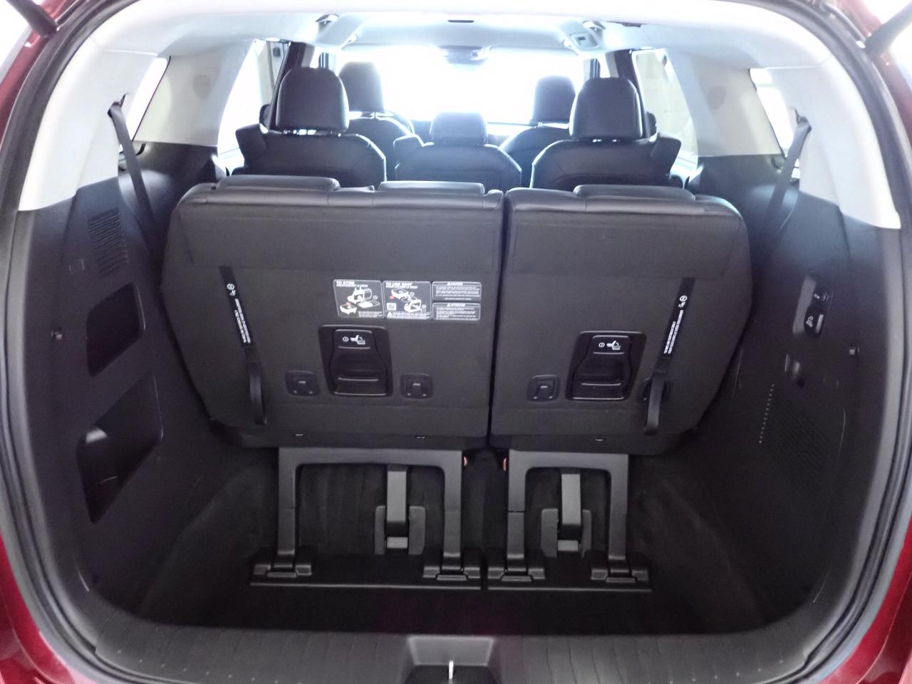 2024 Kia Carnival EX FWD LEATHER NAVI 8 PASS Photo4