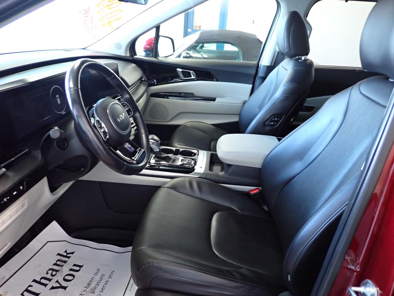 2024 Kia Carnival EX FWD LEATHER NAVI 8 PASS Photo