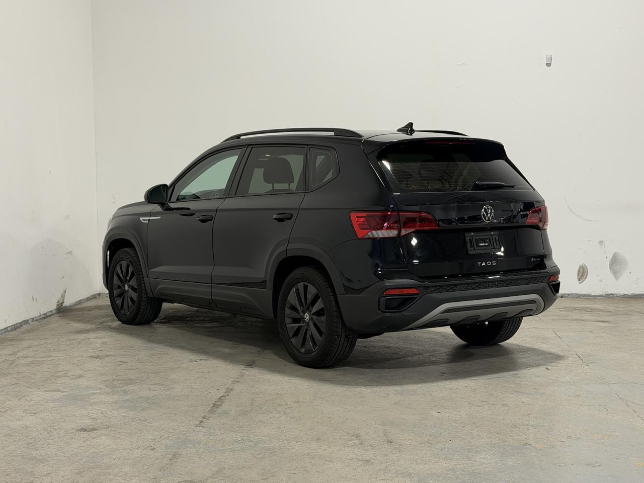2022 Volkswagen Taos Trendline Photo3