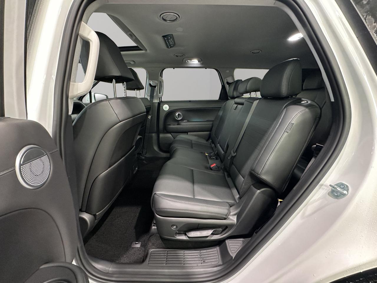 2027 Hyundai Palisade Hybrid Luxury Photo