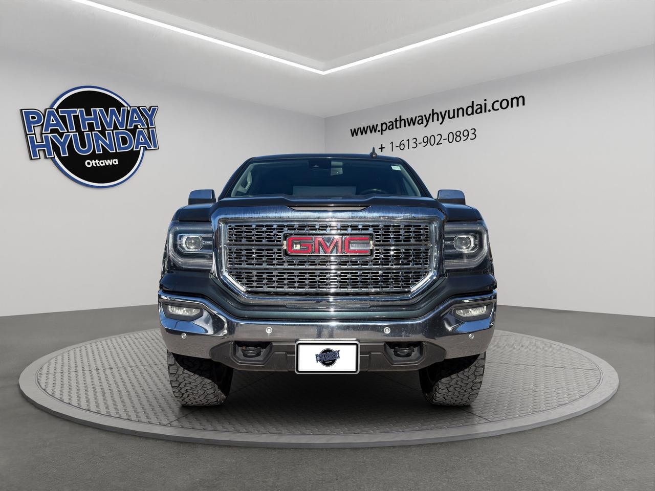 2018 GMC Sierra 1500 SLT | Front Collision Warning | Lane Keep Assist | Lane Departure Warning |  Tow Hitch | Photo