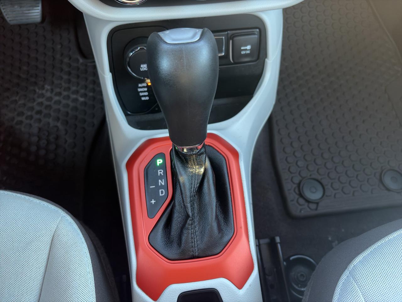 2016 Jeep Renegade North | Blind Spot Monitor | Dual Sunroof | Break Assist & Ant-Lock Breaks | | Photo