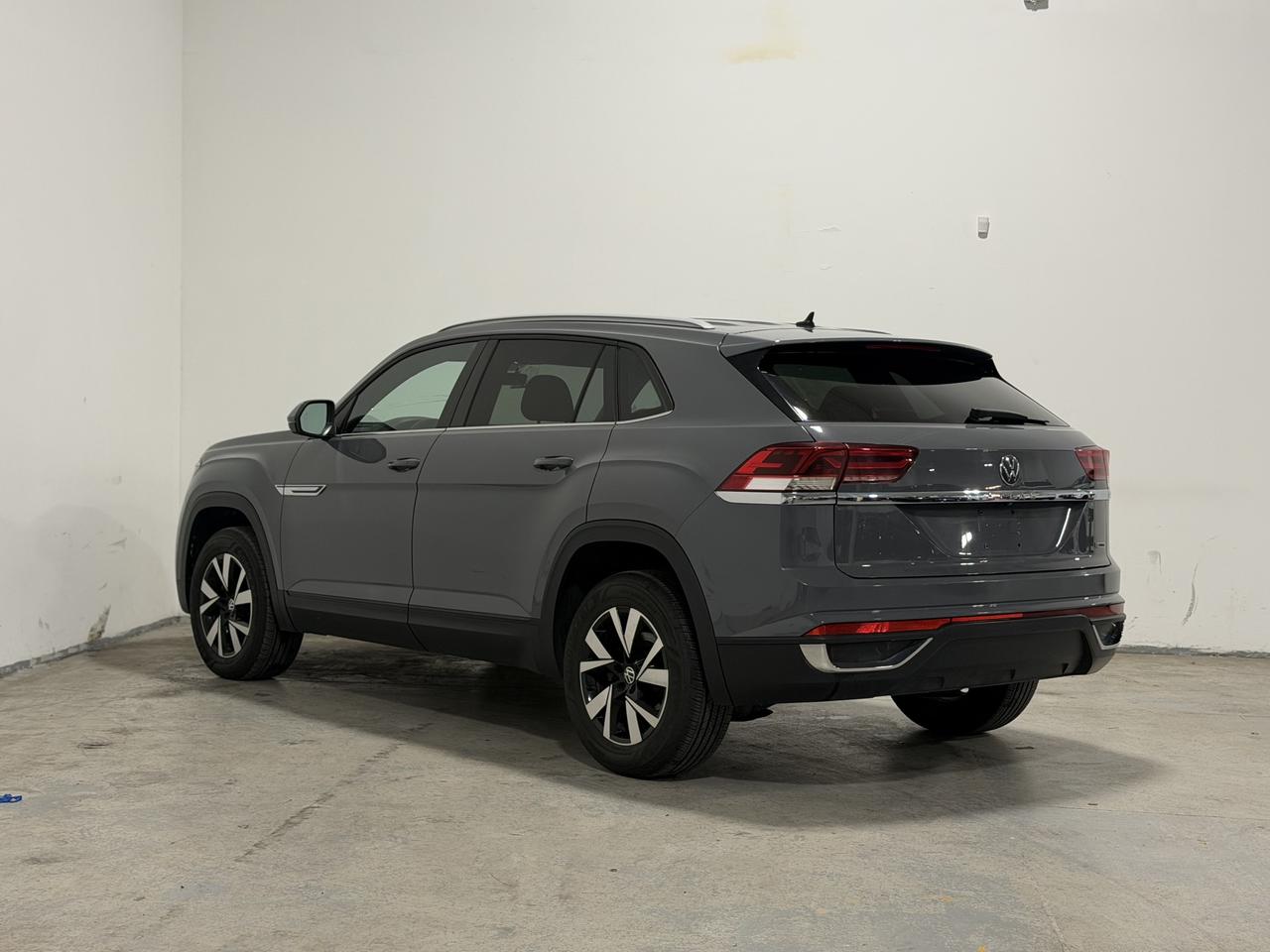 2020 Volkswagen Atlas Cross Sport Trendline Photo