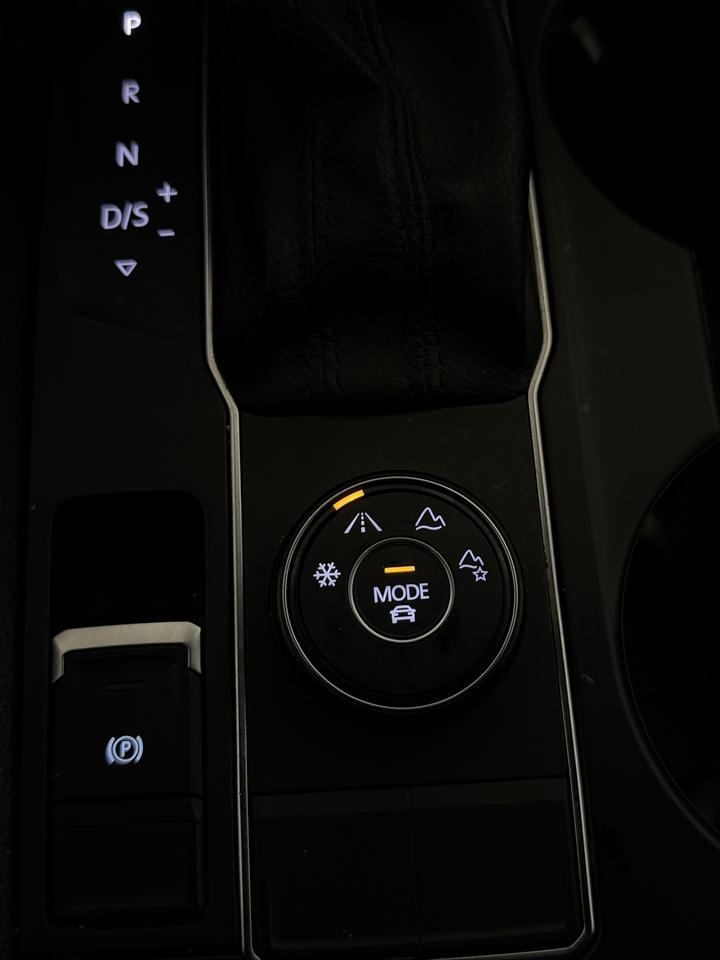 2020 Volkswagen Atlas Cross Sport Trendline Photo