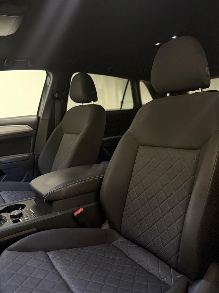 2020 Volkswagen Atlas Cross Sport Trendline Photo