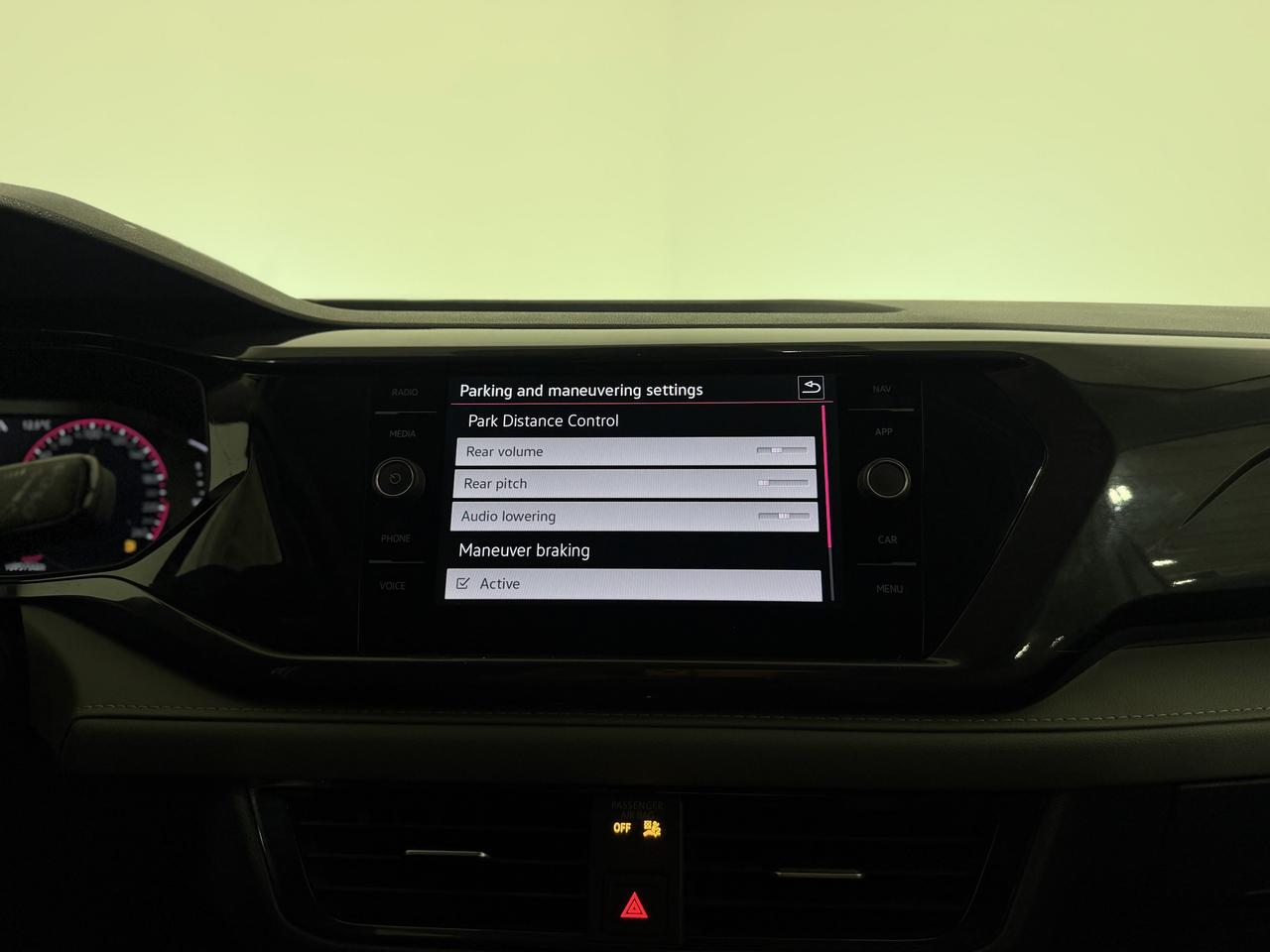 2022 Volkswagen Taos Highline Photo
