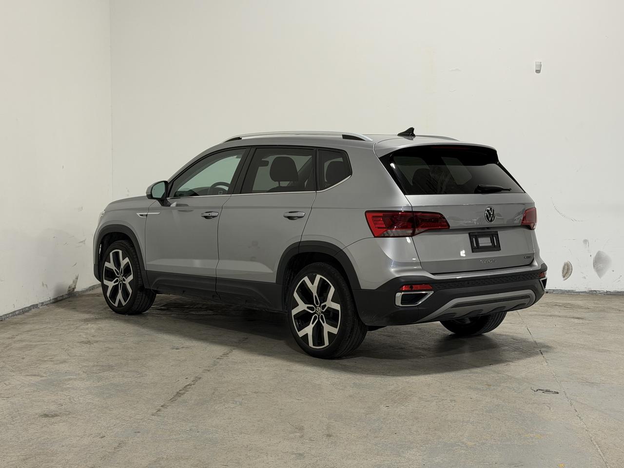 2022 Volkswagen Taos Highline Photo3