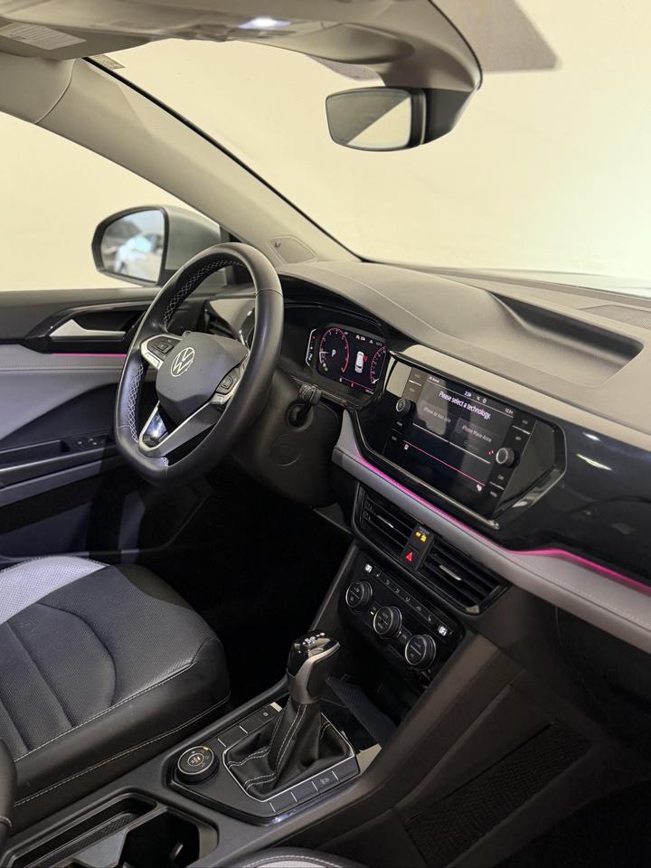 2022 Volkswagen Taos Highline Photo