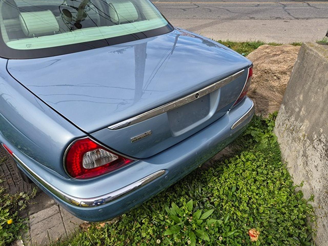 2007 Jaguar XJ 4dr Sdn Vanden Plas Photo3