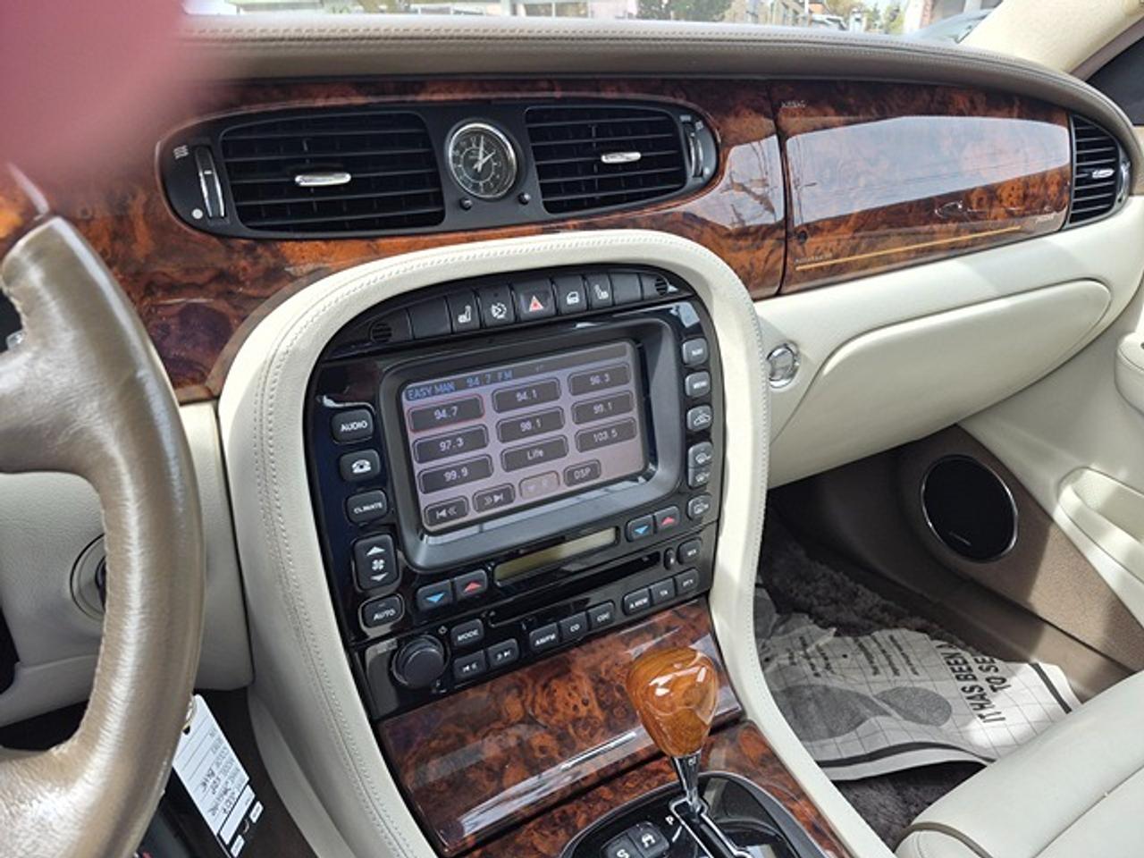 2007 Jaguar XJ 4dr Sdn Vanden Plas Photo