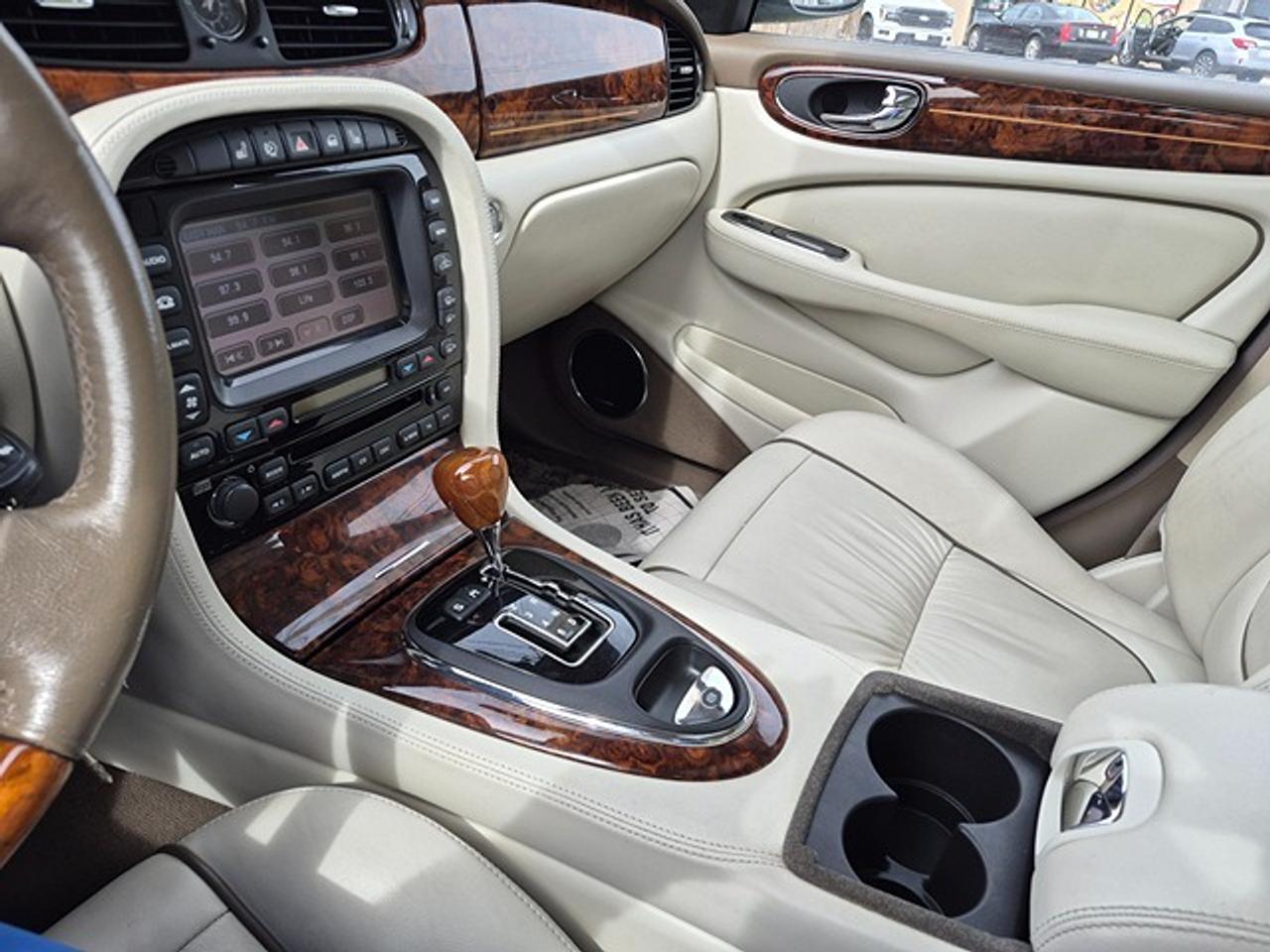 2007 Jaguar XJ 4dr Sdn Vanden Plas Photo