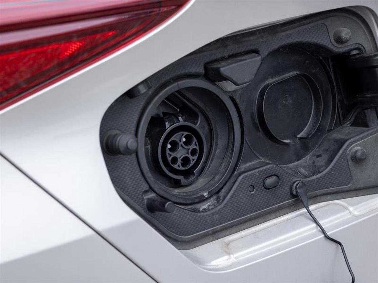2021 Toyota Prius Prime Upgrade Heated Seats| Navi| Backup Camera| Wireless Charging| Upgrade Photo