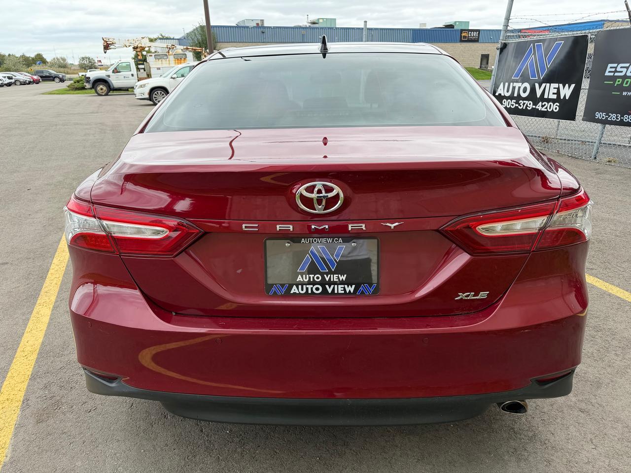 2018 Toyota Camry XLE *FULLY LOADED & CLEAN CARFAX REPORT* Photo