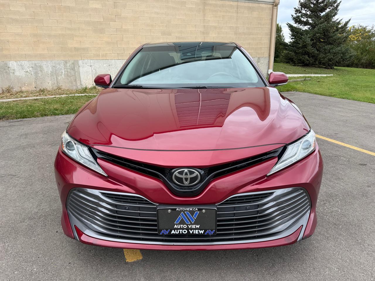 2018 Toyota Camry XLE *FULLY LOADED & CLEAN CARFAX REPORT* Photo1