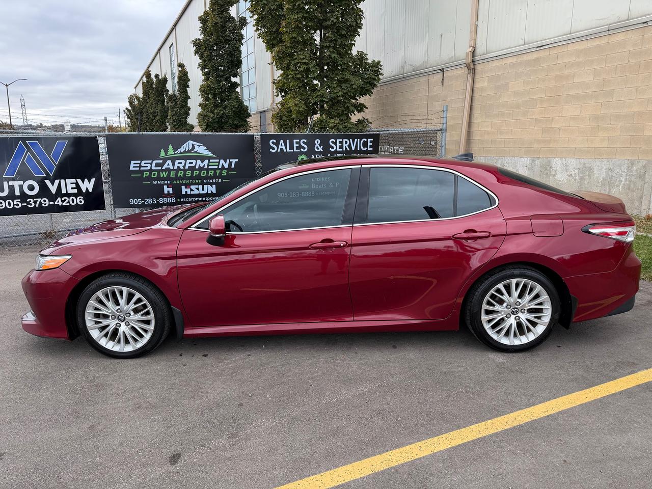 2018 Toyota Camry XLE *FULLY LOADED & CLEAN CARFAX REPORT* Photo