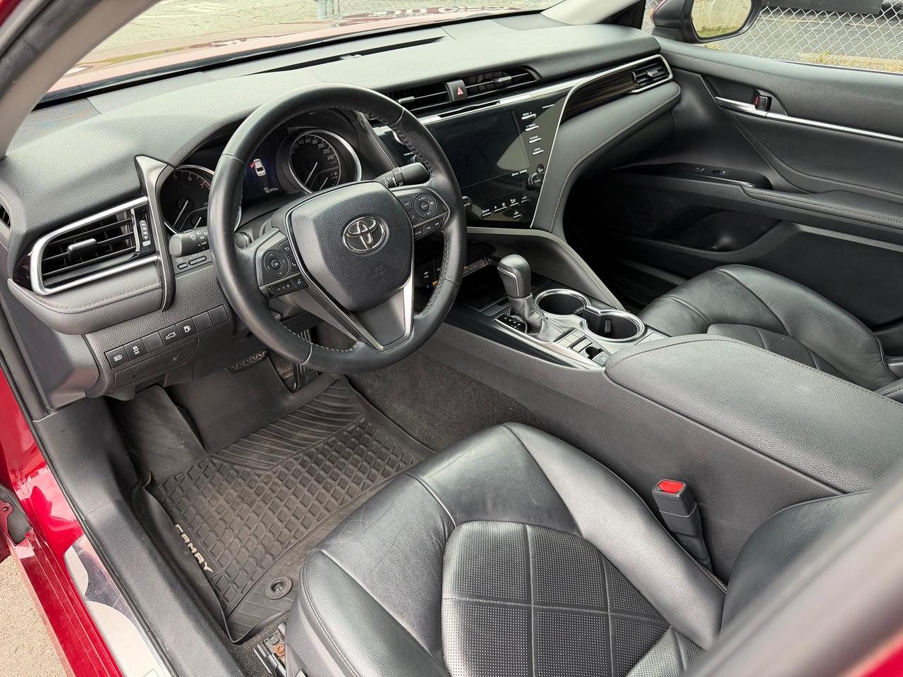 2018 Toyota Camry XLE *FULLY LOADED & CLEAN CARFAX REPORT* Photo