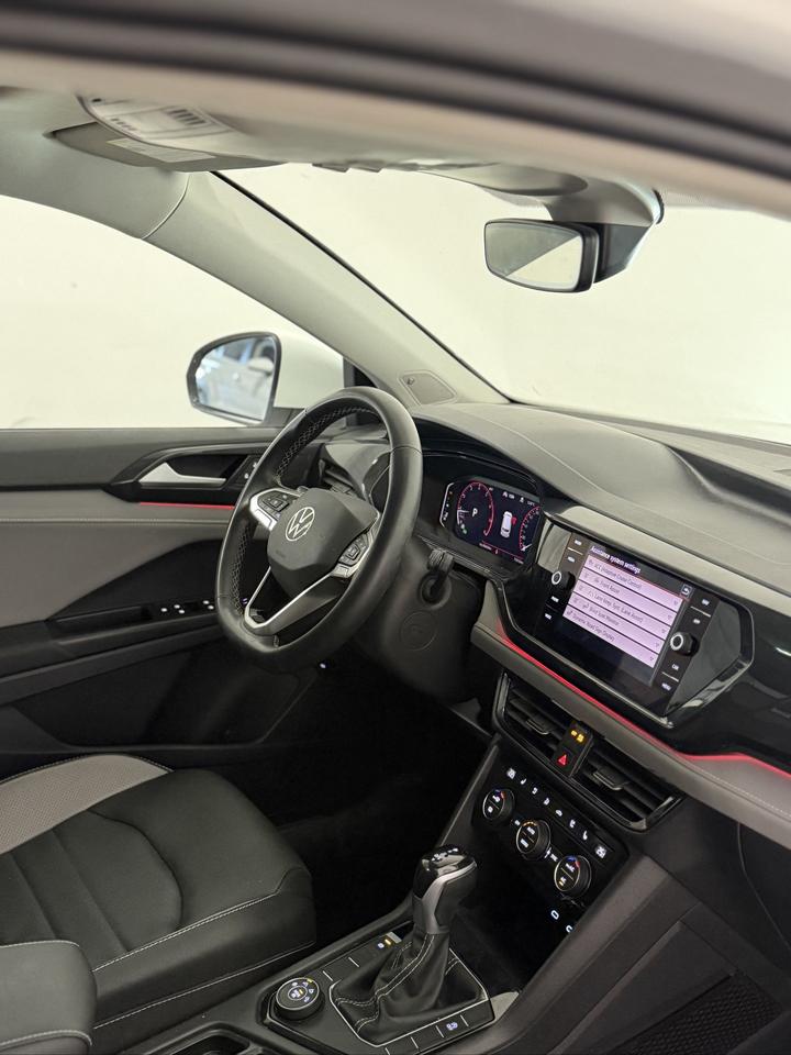 2022 Volkswagen Taos Highline Photo