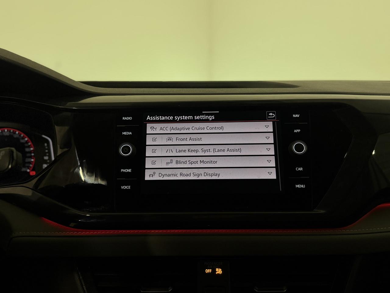 2022 Volkswagen Taos Highline Photo