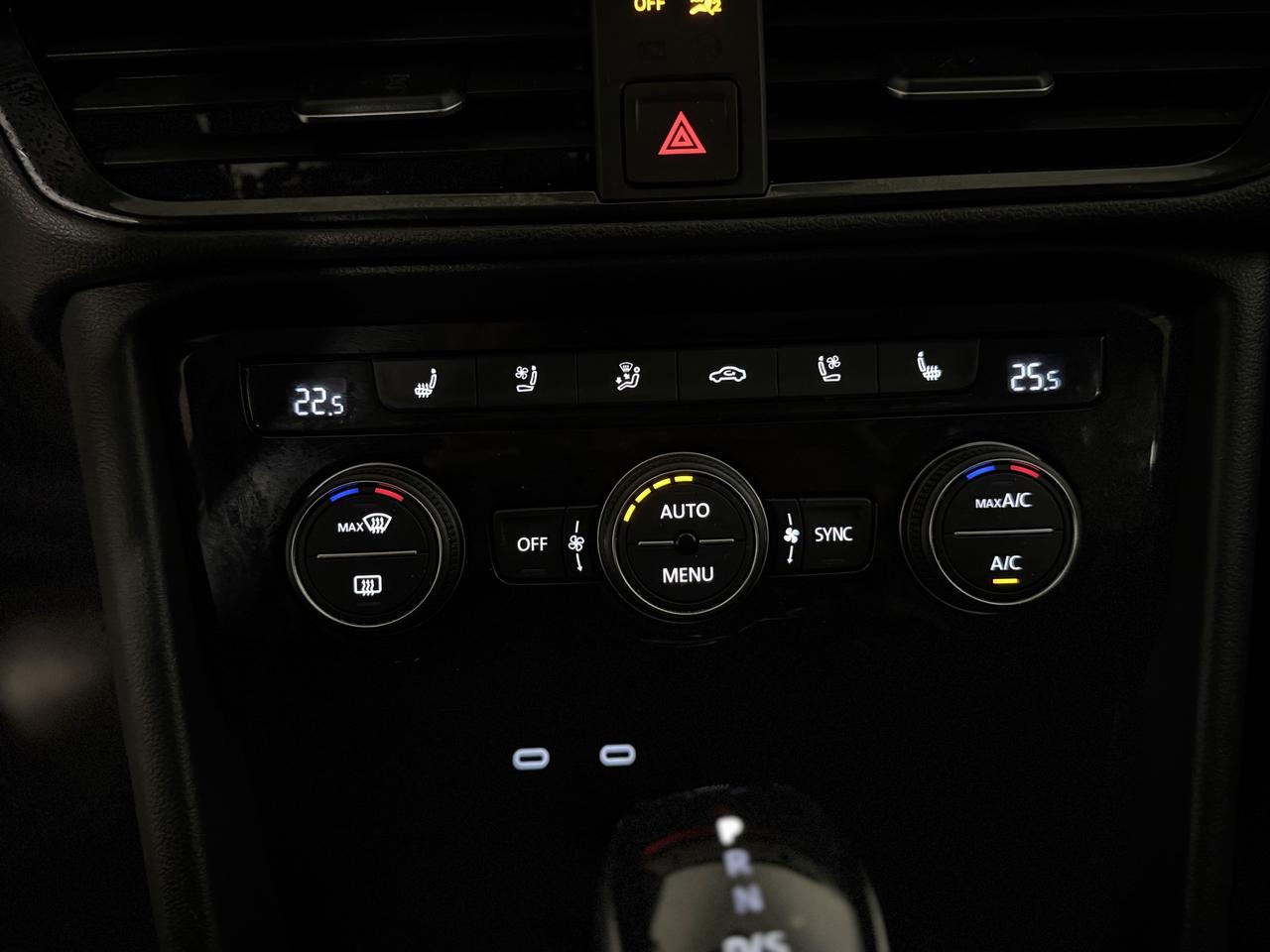 2022 Volkswagen Taos Highline Photo