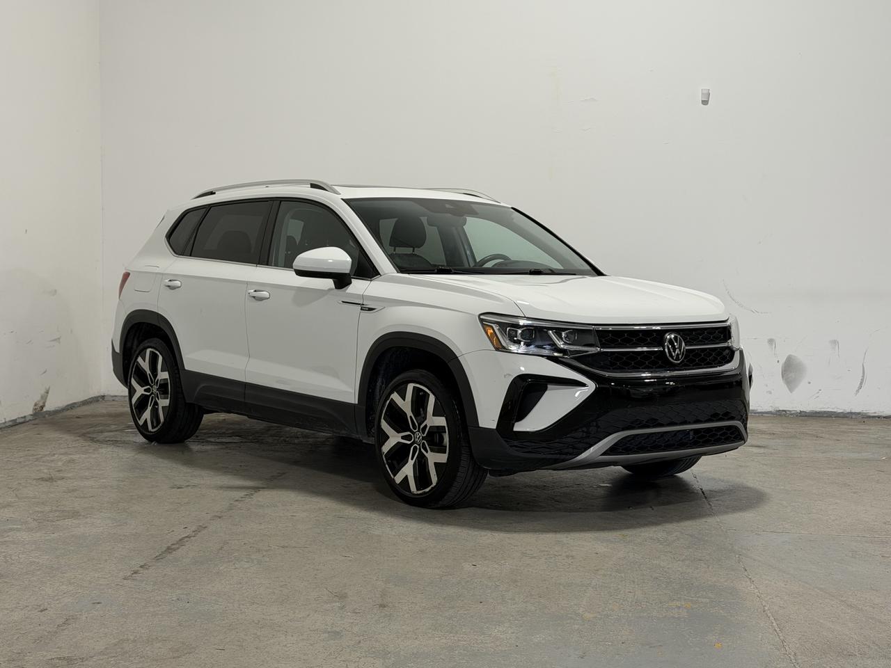 2022 Volkswagen Taos Highline Photo2