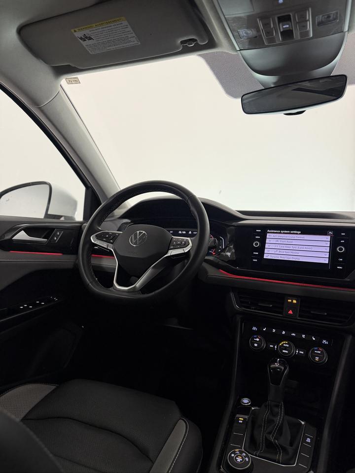 2022 Volkswagen Taos Highline Photo