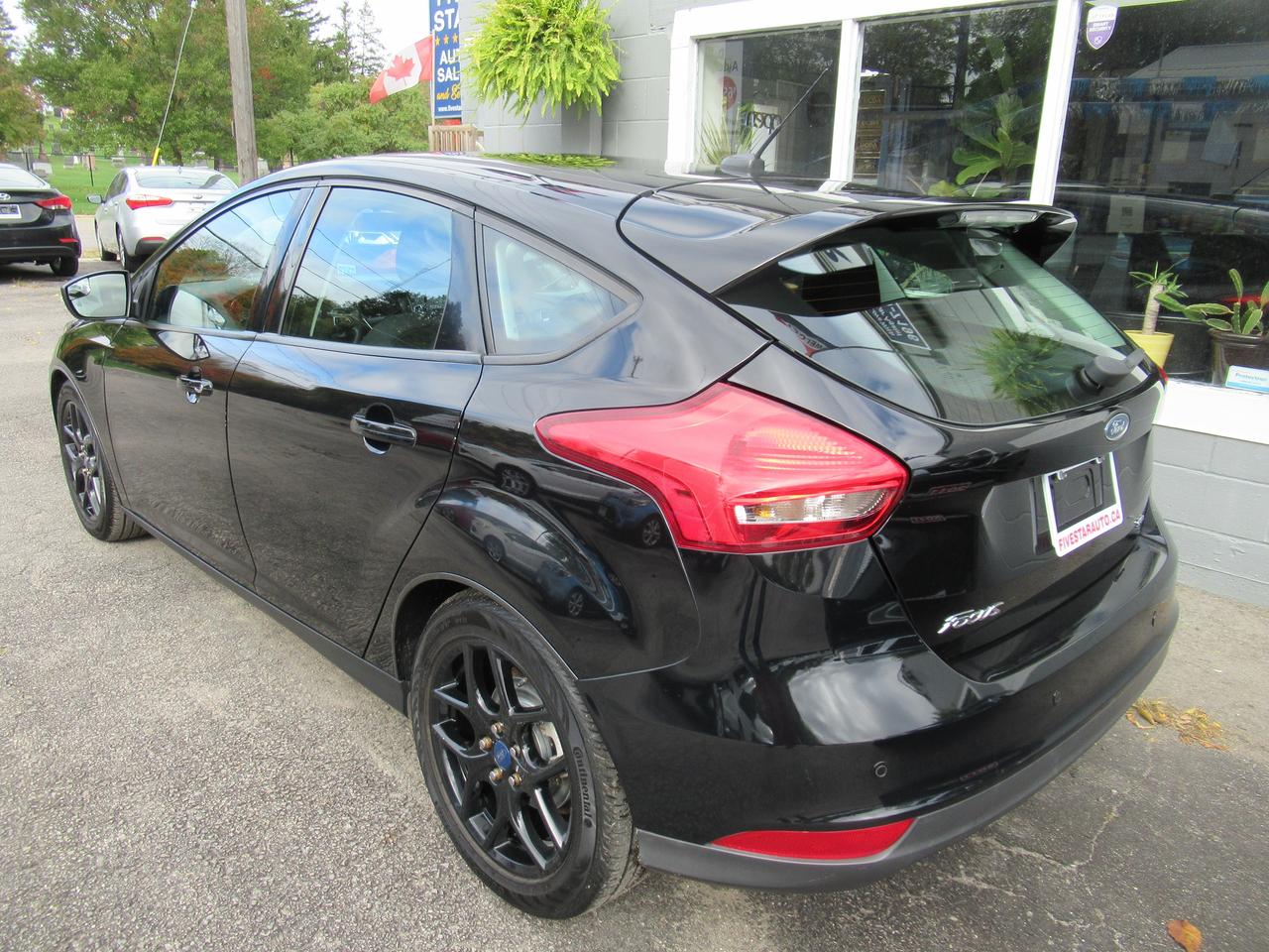 2018 Ford Focus SEL Photo2