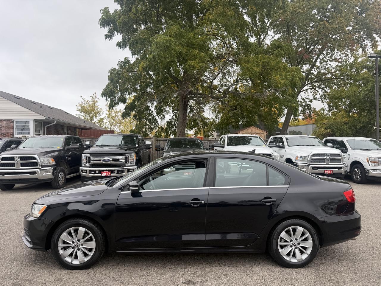 2015 Volkswagen Jetta TRENDLINE+ Photo3