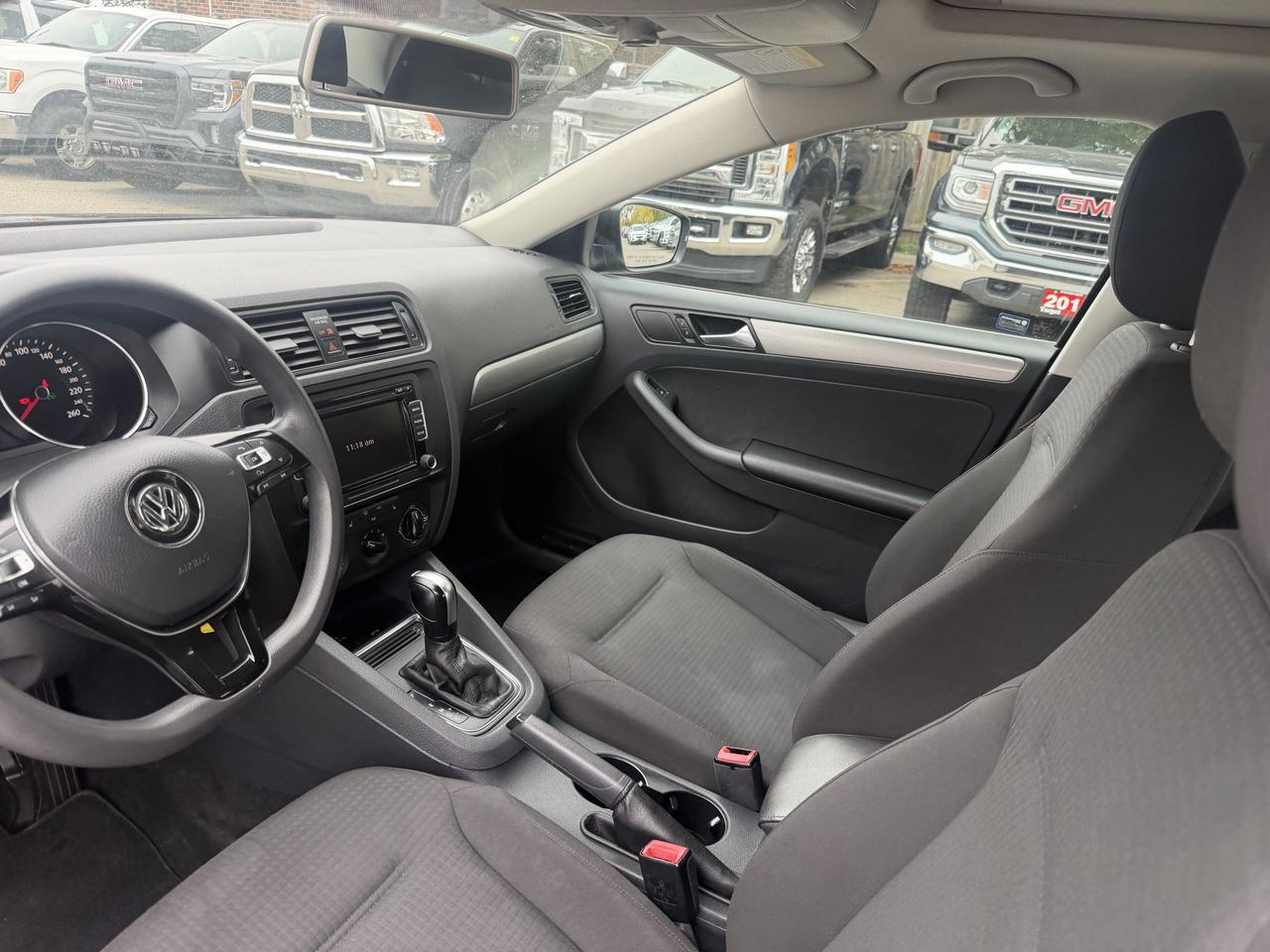 2015 Volkswagen Jetta TRENDLINE+ Photo