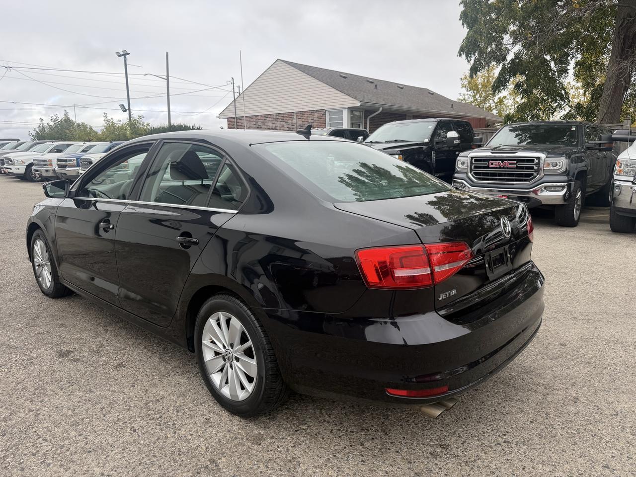 2015 Volkswagen Jetta TRENDLINE+ Photo