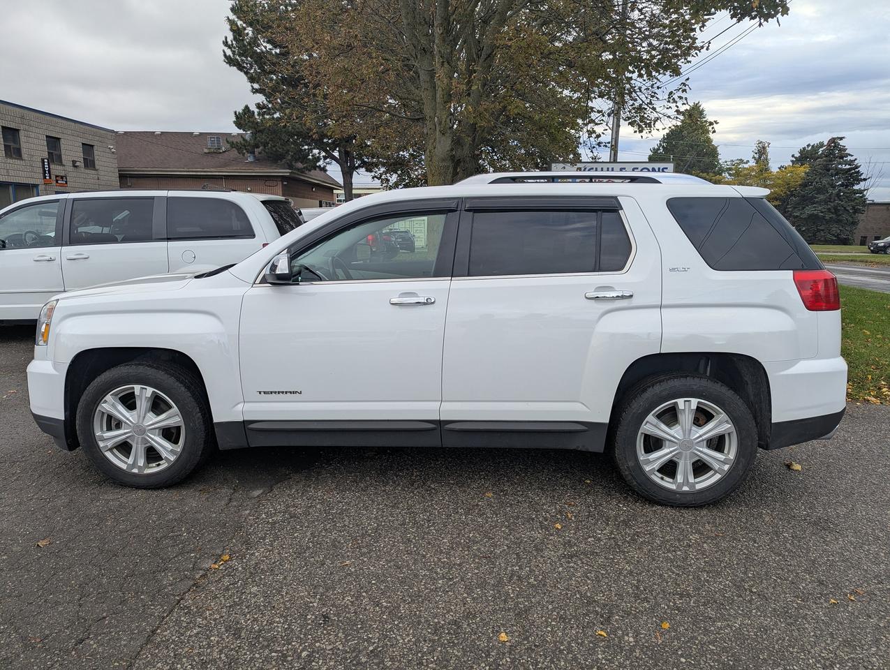 2017 GMC Terrain "AWD Luxury SUV SPORT" certified + FREE oil change Photo