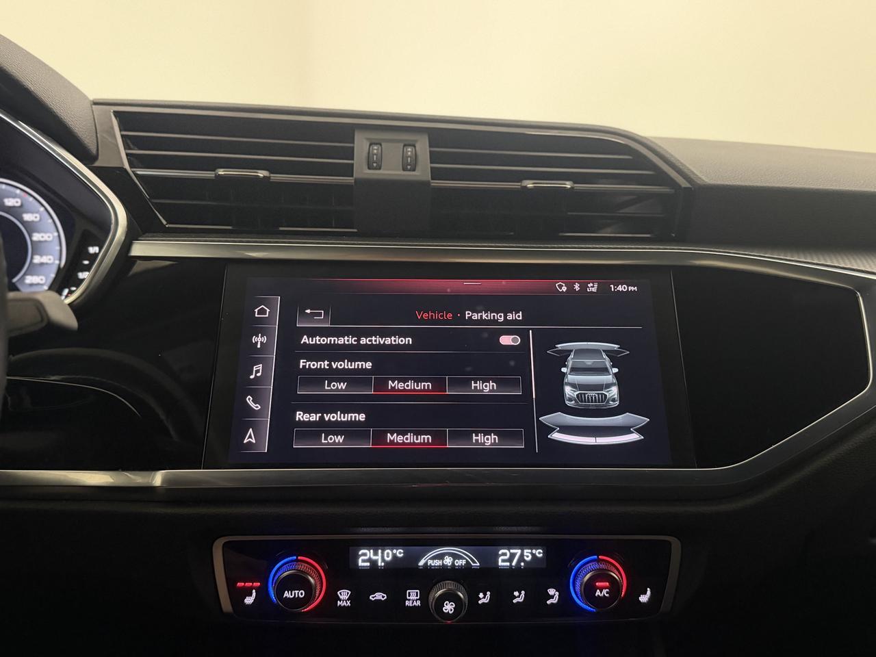 2020 Audi Q3 TECHNIK | BLACK OPTICS | PANOROOF | S LINE Photo