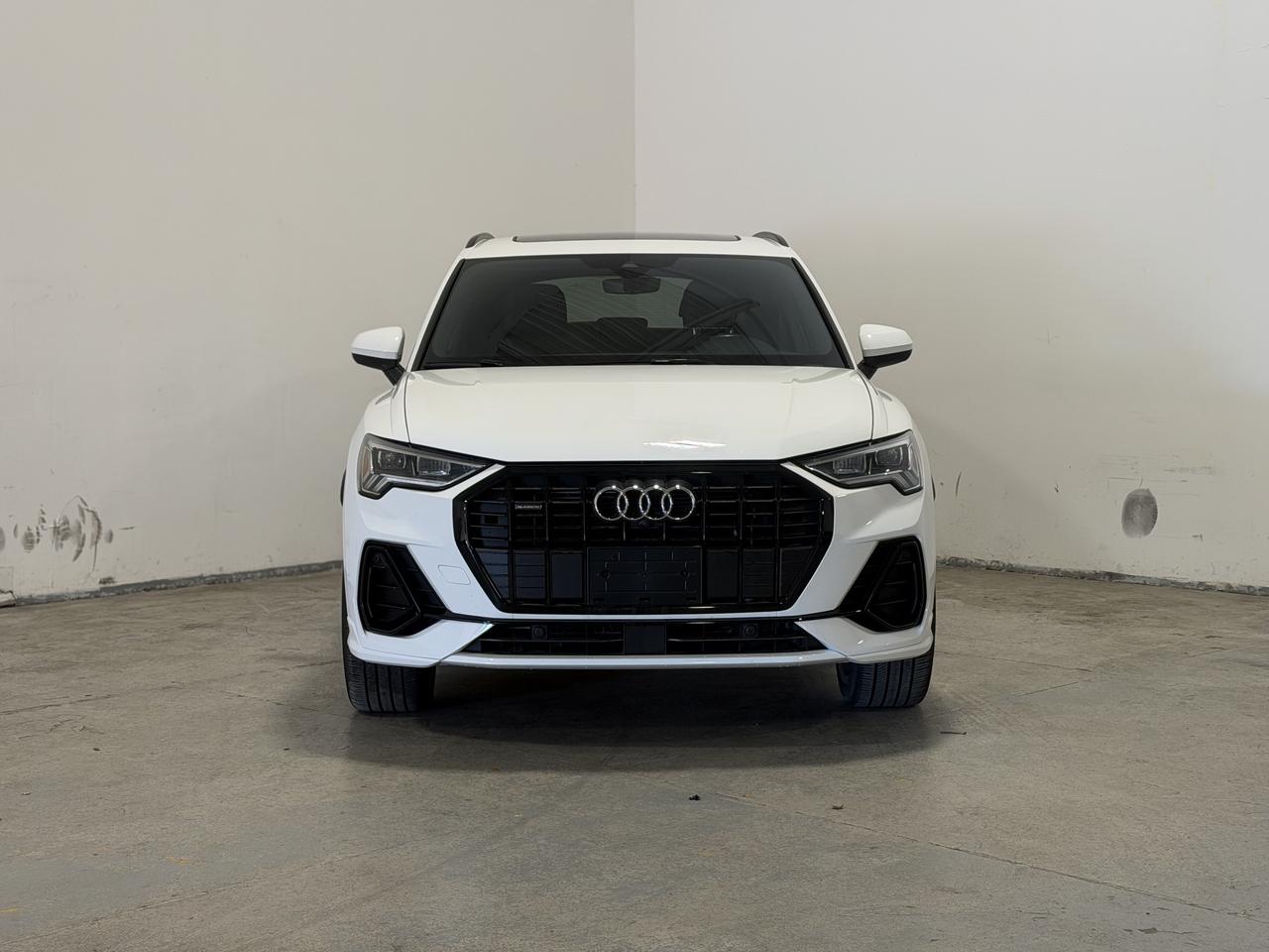 2020 Audi Q3 TECHNIK | BLACK OPTICS | PANOROOF | S LINE Photo1