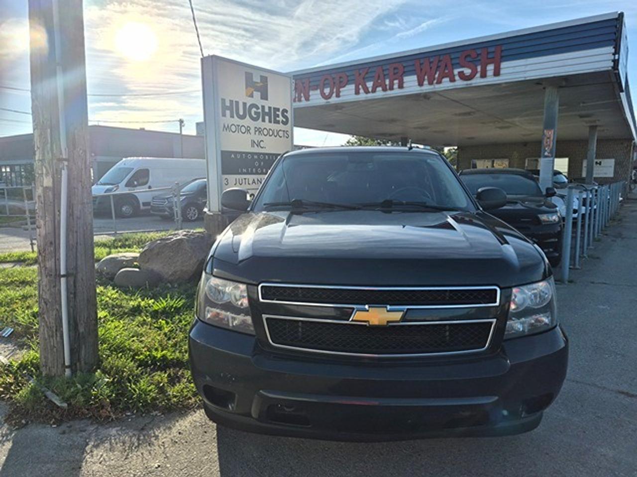 2014 Chevrolet Suburban LS Photo5