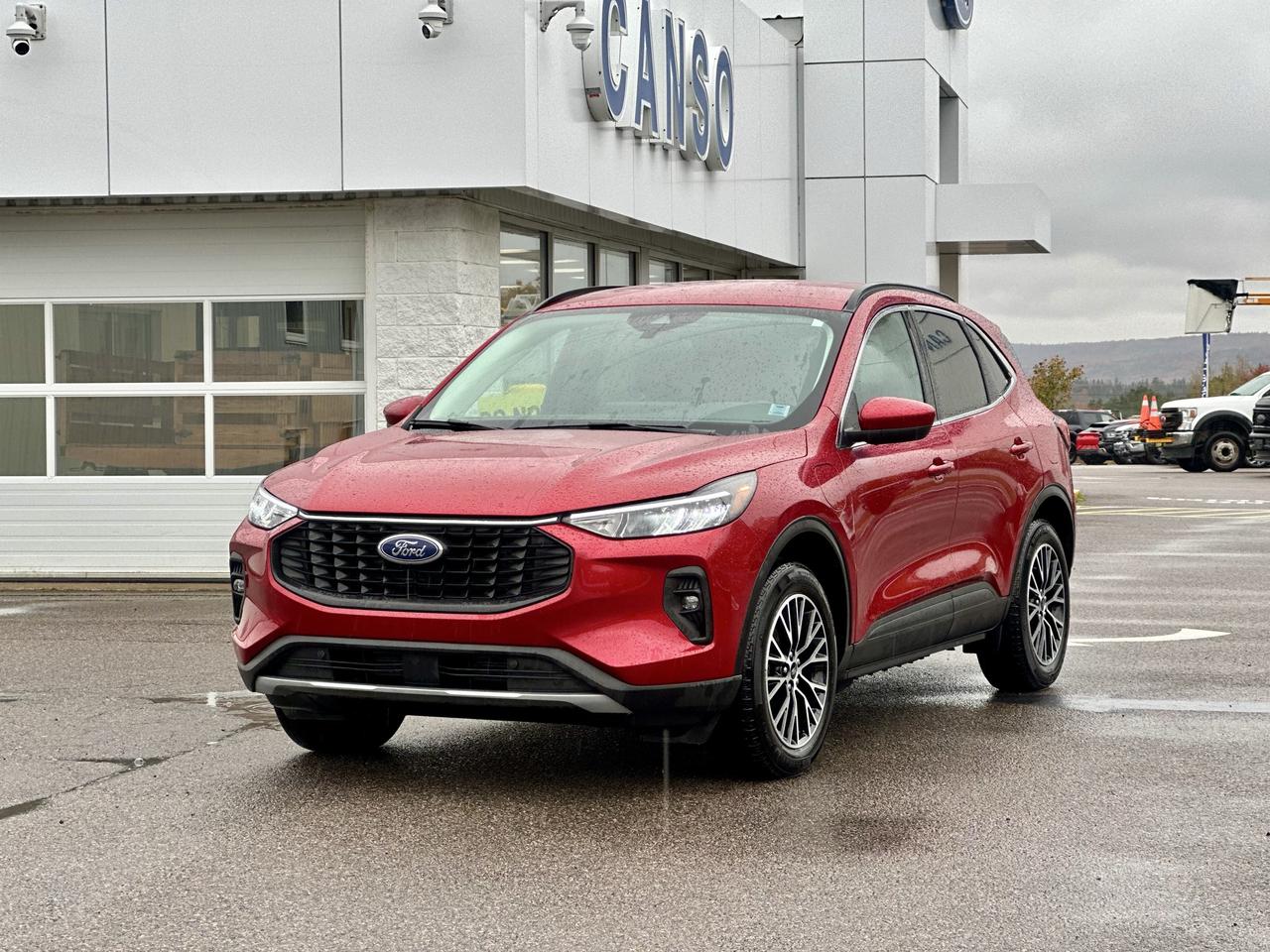 2025 Ford Escape PLUG IN HYBRID FWD W/ WINTER TIRES / PREPAID MAINTENANCE Photo2