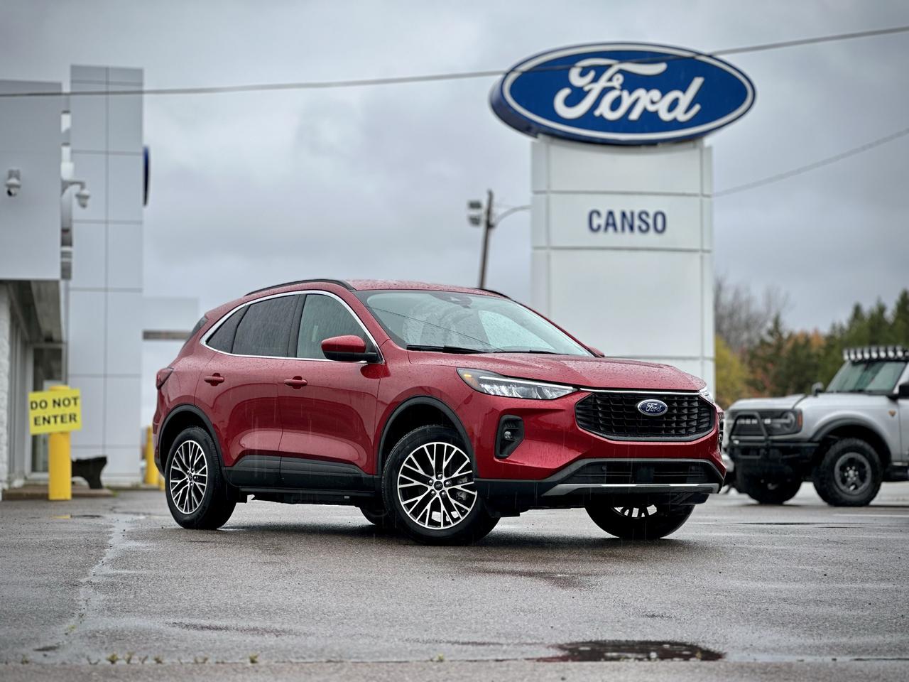 2025 Ford Escape PLUG IN HYBRID FWD W/ WINTER TIRES / PREPAID MAINTENANCE Photo0