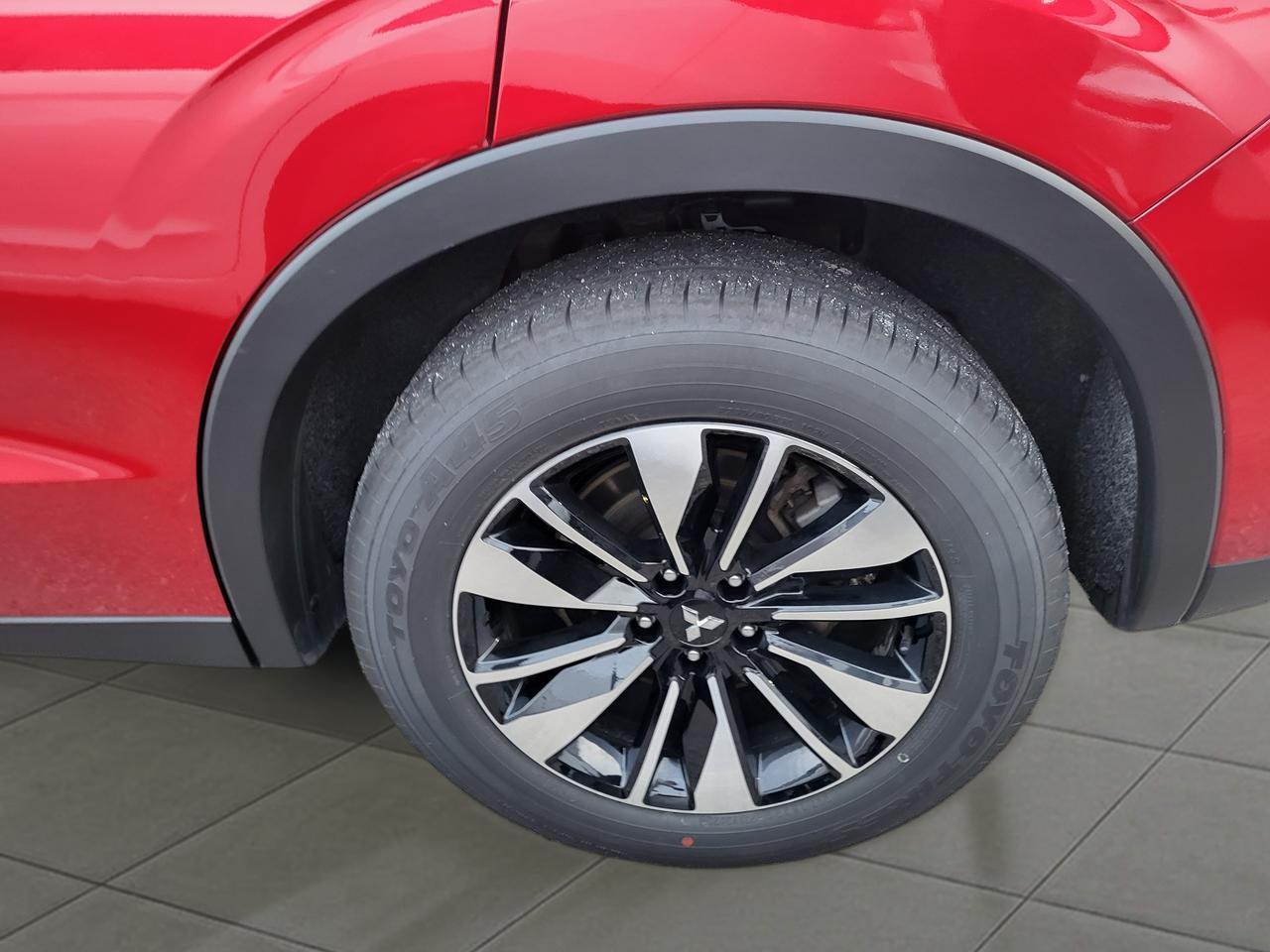 2026 Mitsubishi Outlander LE S-AWC Photo